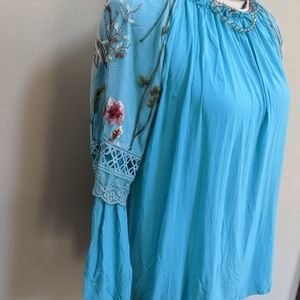 NWOT Beautiful Sleeves Top